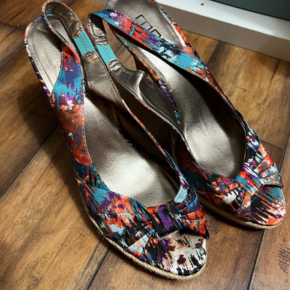 Multi colored heels. 9.5